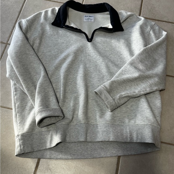 Old Navy Other - Old Navy Light Gray and Black Fleece-Lined Pullover